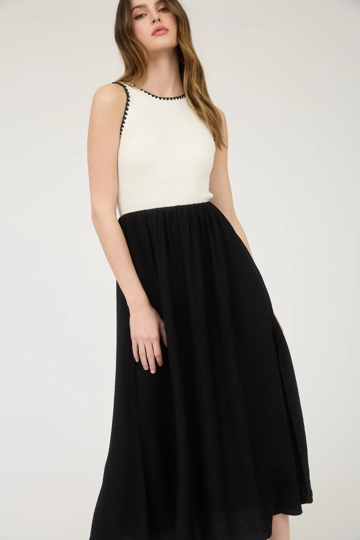 Sleeveless Knit Flared Midi